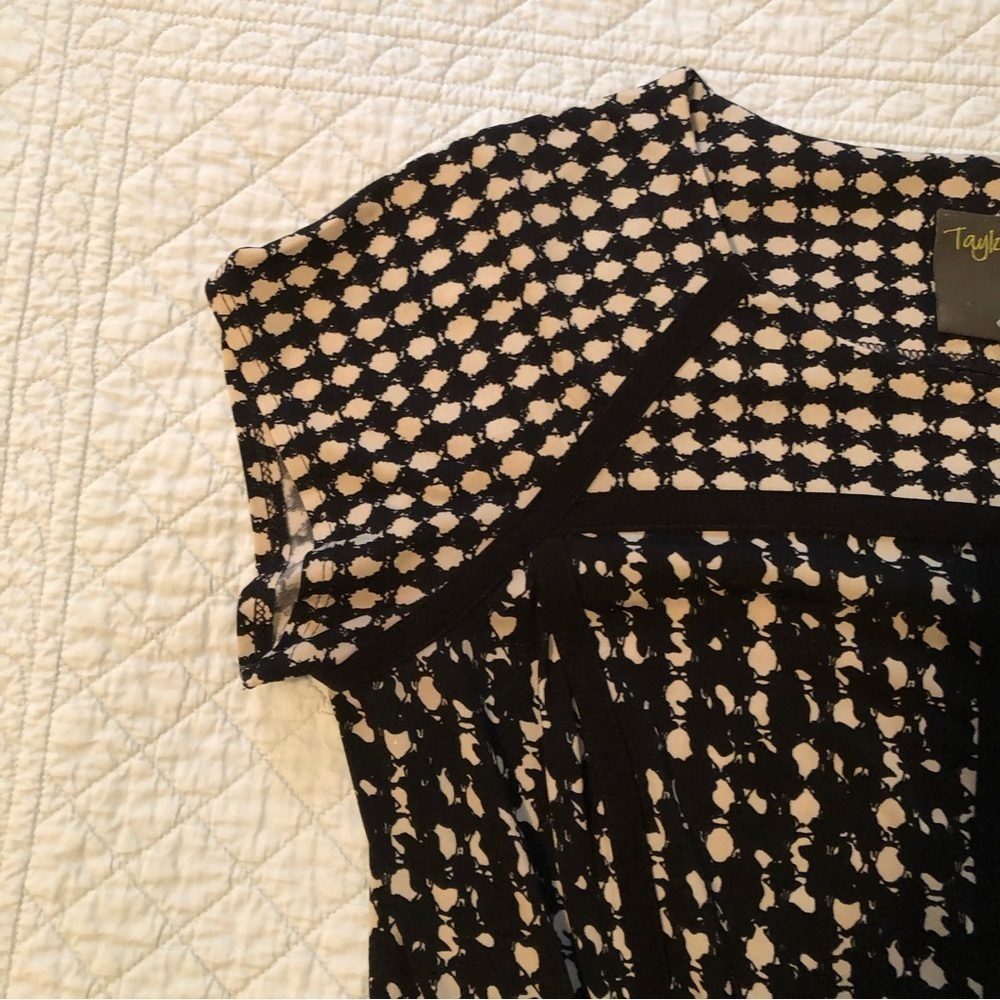 Taylor fit and flare cap sleeve dress. Size 10. - Picture 5 of 8